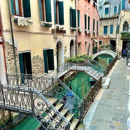 Central Flat Romantic Domus Remedio Venice Exterior photo